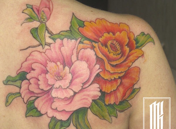 татуировка цветков для девушки