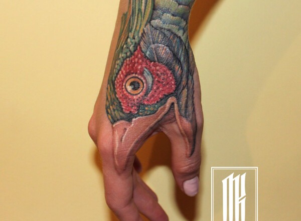 Татуировка для девушки на руке
