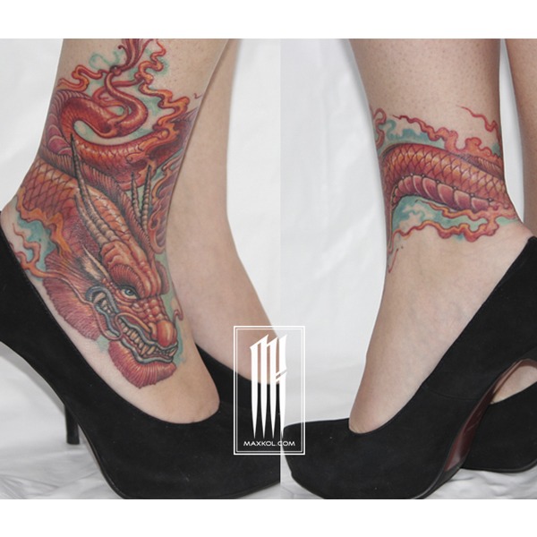Татуировка на ноге для девушки